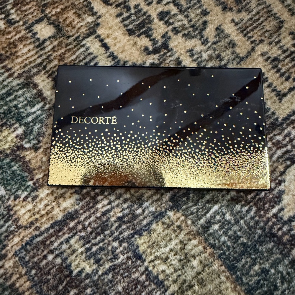 Decorté Gold and Black Eyeshadow Palette